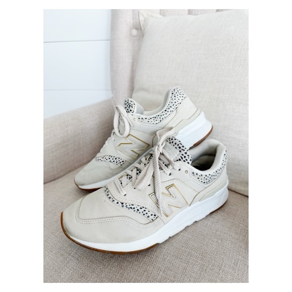 New Balance 997H Sneakers - Picture 2 of 8